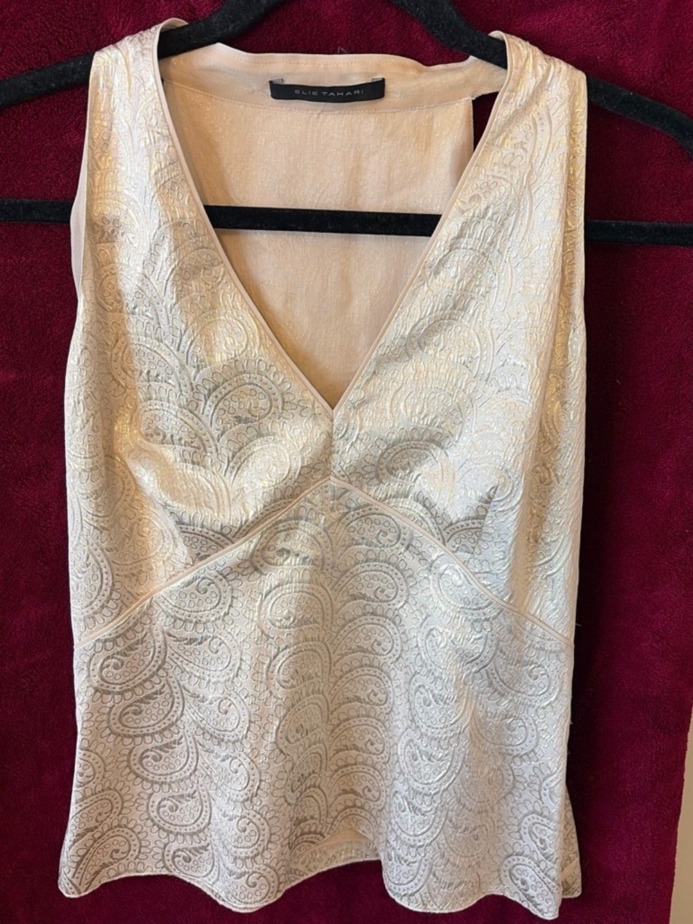 Elie Tahari Ivory Embossed V-Neck Sleeveless Top